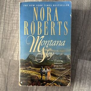 Montana Sky by Nora Roberts Paperback